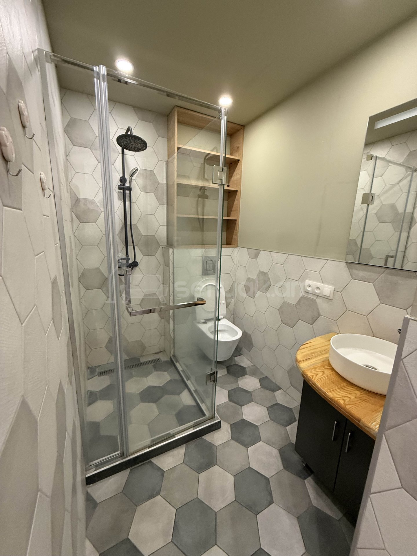 2 Սենյականոց Բնակարան Քարե Շենքում, 55քմ, 4/7 հարկ, Դիզայներական Վերանորոգված