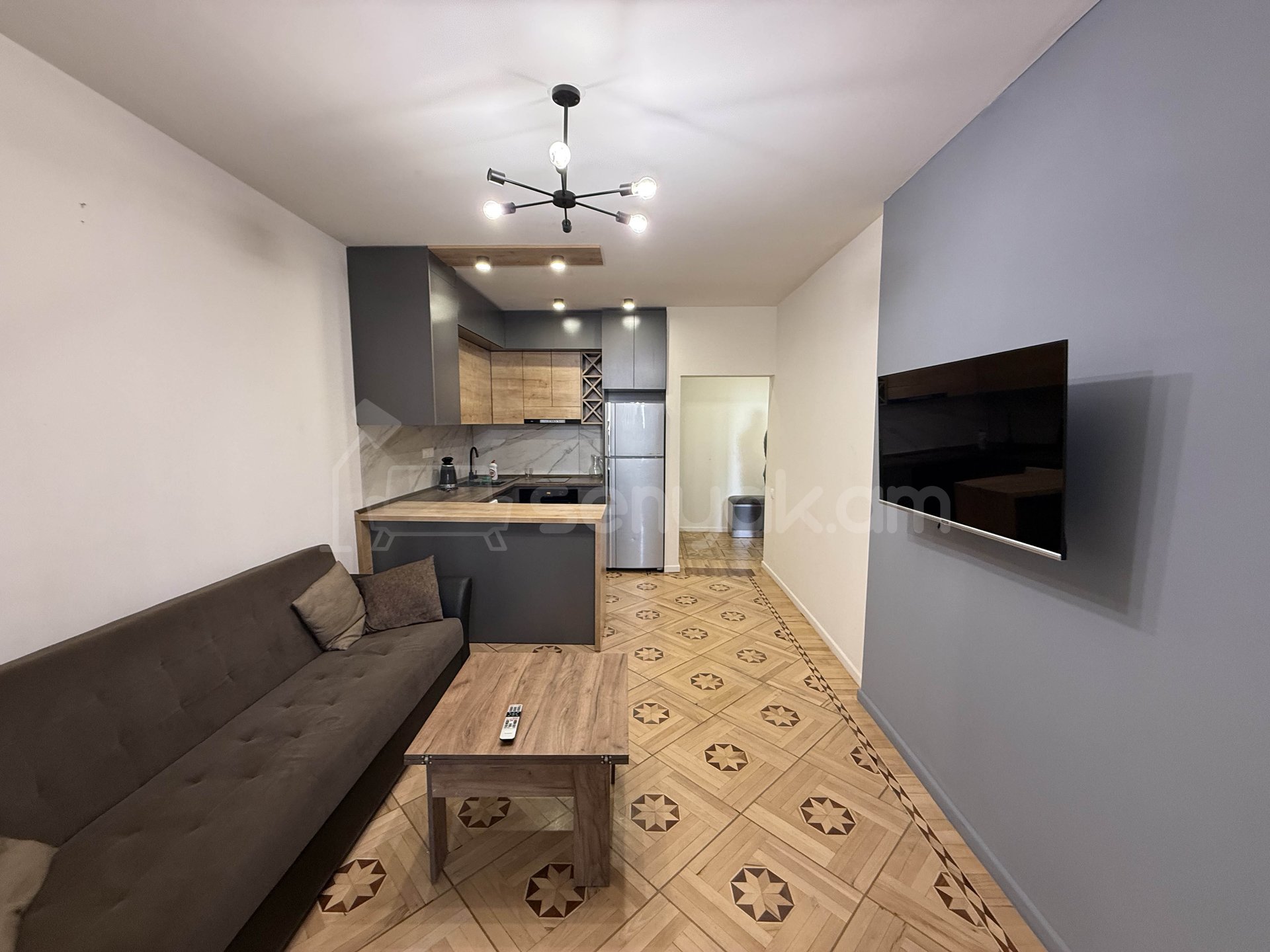 2 Սենյականոց Բնակարան Քարե Շենքում, 55քմ, 4/7 հարկ, Դիզայներական Վերանորոգված