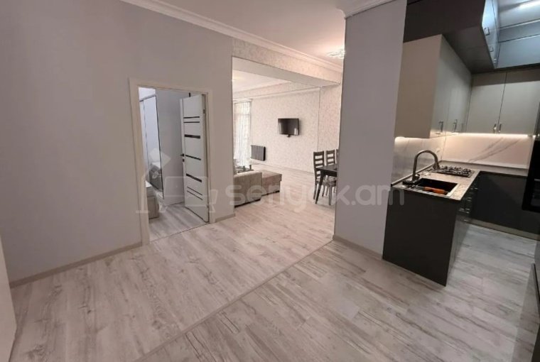 3 Սենյականոց Բնակարան, 80քմ, 8/16 հարկ, Կապիտալ Վերանորոգված, Կահավորված, Արևկող