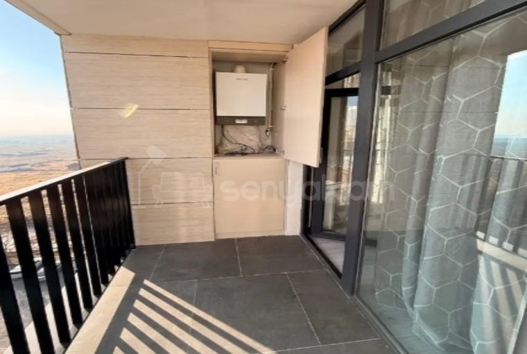 3 Սենյականոց Բնակարան, 80քմ, 8/16 հարկ, Կապիտալ Վերանորոգված, Կահավորված, Արևկող