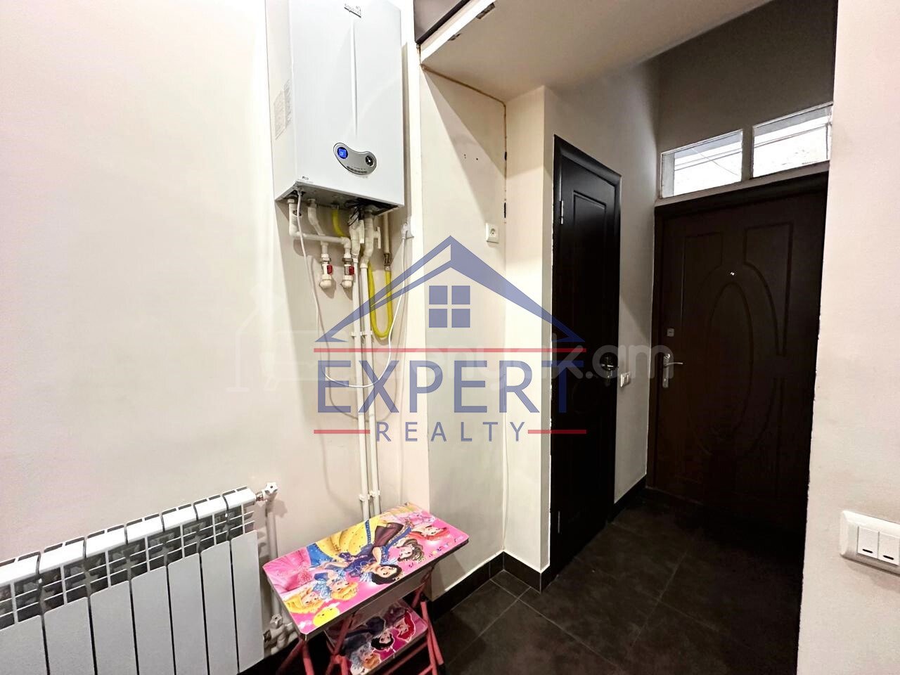 3 Սենյականոց Բնակարան Քարե Շենքում, 68քմ, 2/4 հարկ, Կապիտալ Վերանորոգված, Կահավորված, Արևկող