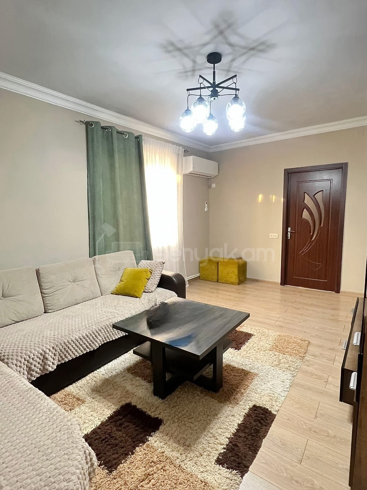 2 Սենյականոց Բնակարան Քարե Շենքում, 53քմ, 3/4 հարկ, Կապիտալ Վերանորոգված