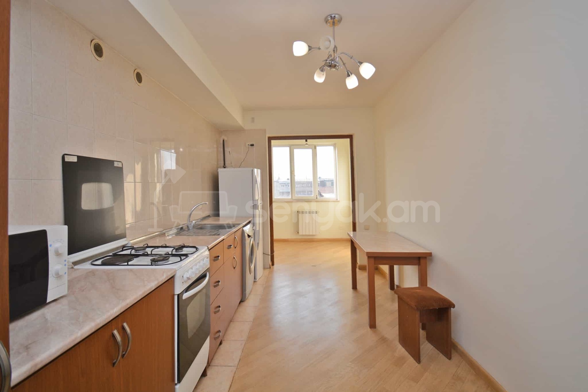 3 Սենյականոց Բնակարան Նորակառույցում, 96քմ, 4/10 հարկ, Նորմալ Վիճակում