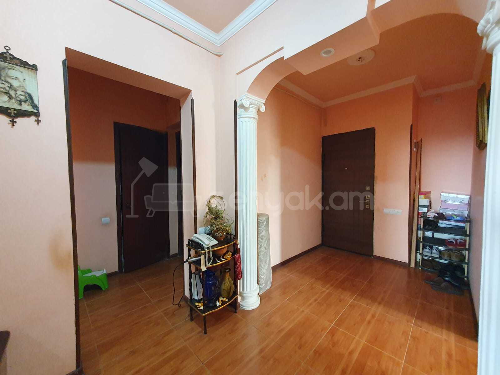 3 Սենյականոց Բնակարան, 80քմ, 9/9 հարկ, Կապիտալ Վերանորոգված