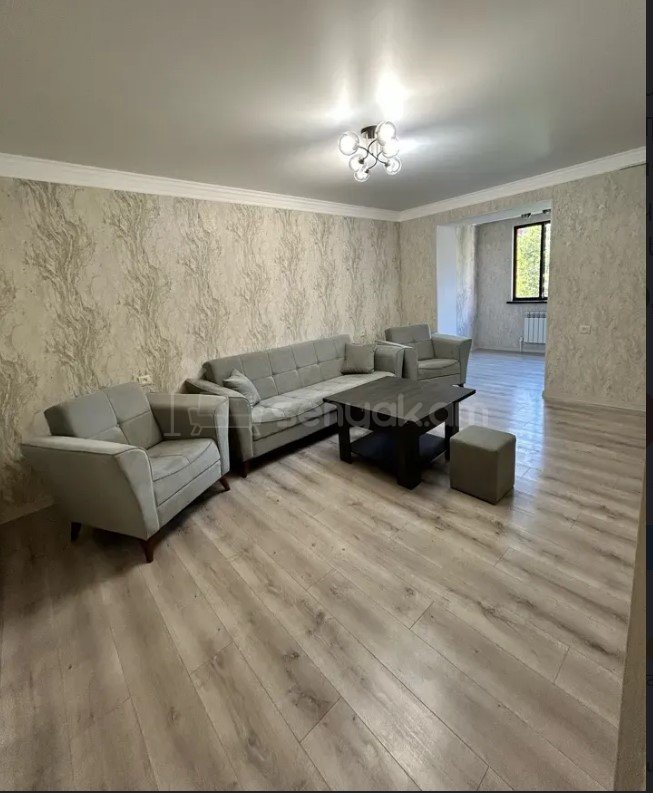 3 Սենյականոց Բնակարան Քարե Շենքում, 60քմ, 3/4 հարկ, Կապիտալ Վերանորոգված, Կահավորված