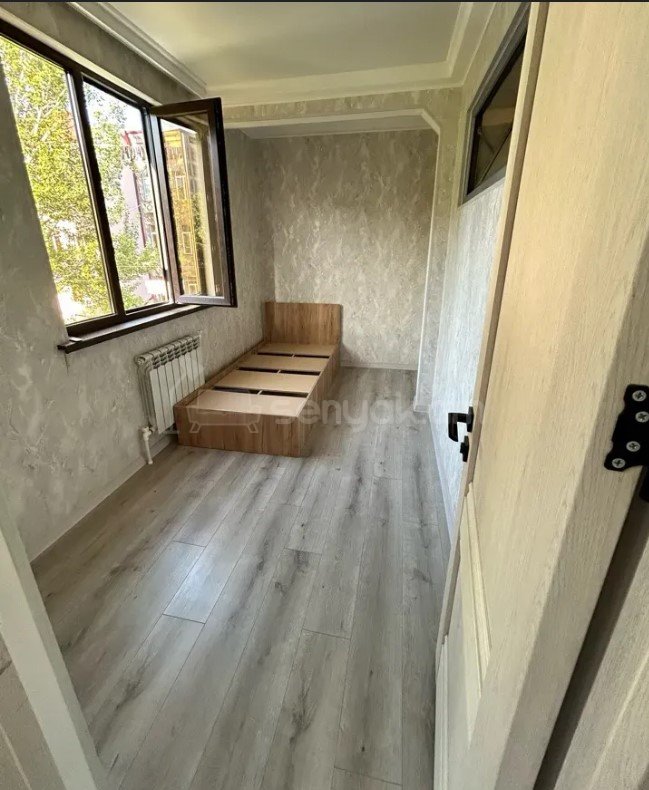 3 Սենյականոց Բնակարան Քարե Շենքում, 60քմ, 3/4 հարկ, Կապիտալ Վերանորոգված, Կահավորված