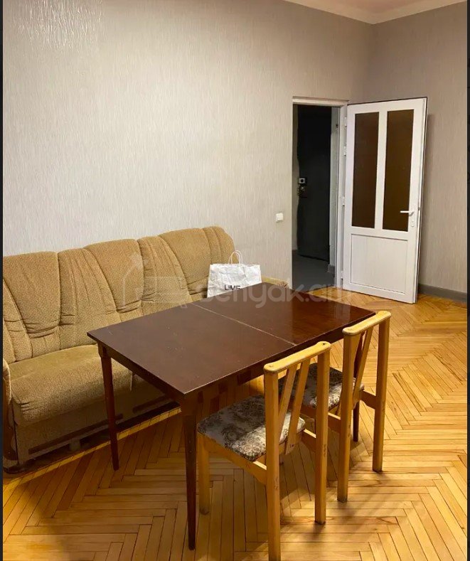 1 Սենյականոց Բնակարան Քարե Շենքում, 50քմ, 2/5 հարկ, Կապիտալ Վերանորոգված, Կահավորված