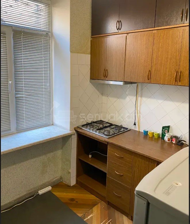 1 Սենյականոց Բնակարան Քարե Շենքում, 50քմ, 2/5 հարկ, Կապիտալ Վերանորոգված, Կահավորված