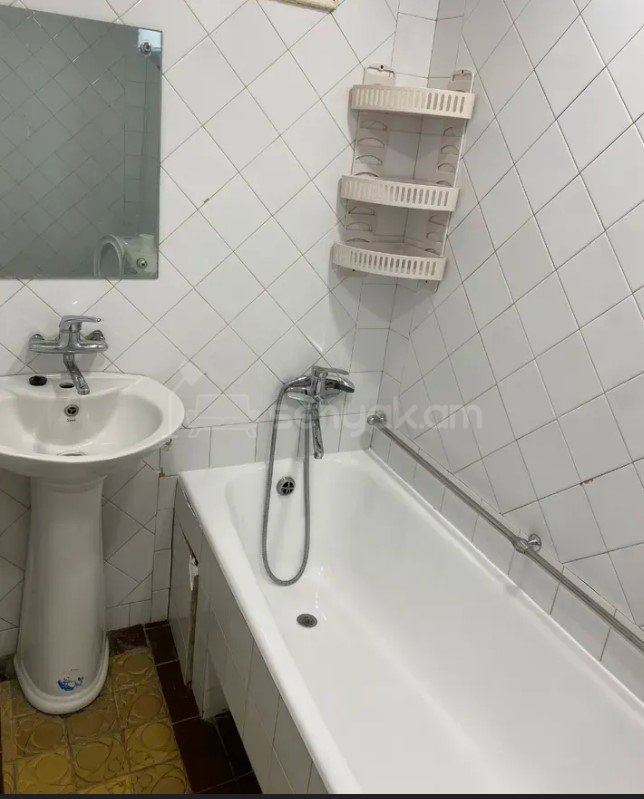 1 Սենյականոց Բնակարան Քարե Շենքում, 50քմ, 2/5 հարկ, Կապիտալ Վերանորոգված, Կահավորված