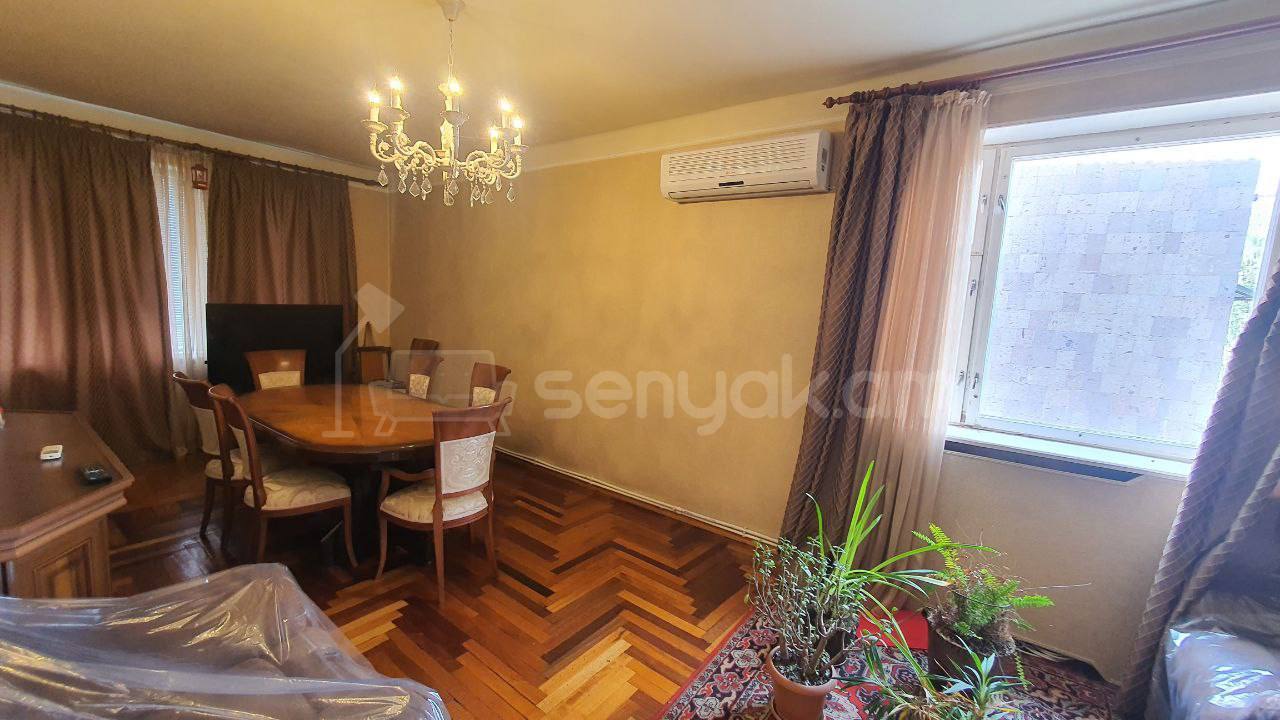 2 Սենյականոց Բնակարան Քարե Շենքում, 70քմ, 5/6 հարկ, Նորմալ Վիճակում, Կահավորված, Արևկող