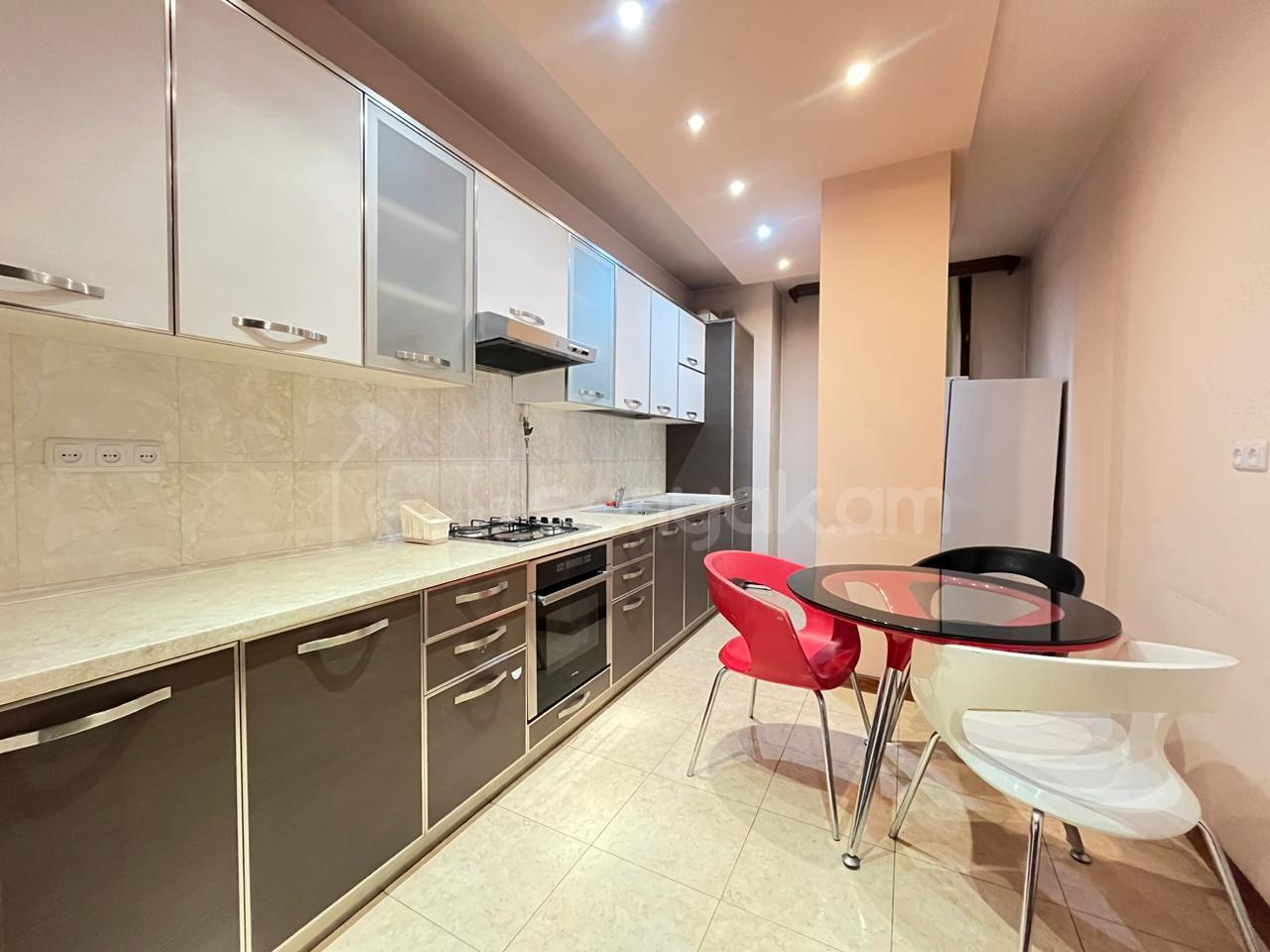 2 Սենյականոց Բնակարան, 100քմ, 8/13 հարկ, Կապիտալ Վերանորոգված, Կահավորված