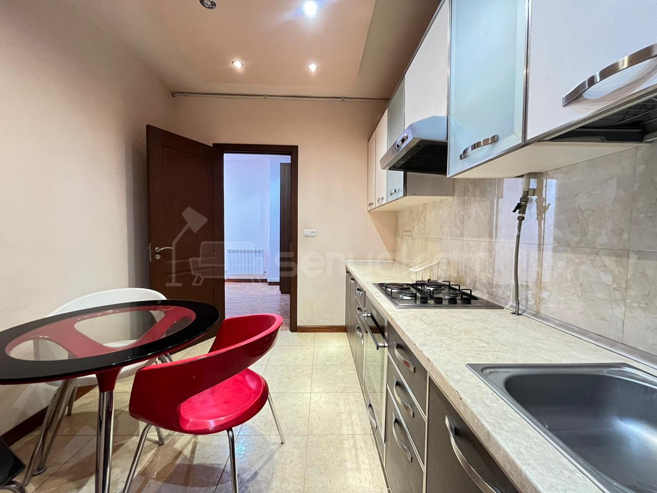 2 Սենյականոց Բնակարան, 100քմ, 8/13 հարկ, Կապիտալ Վերանորոգված, Կահավորված