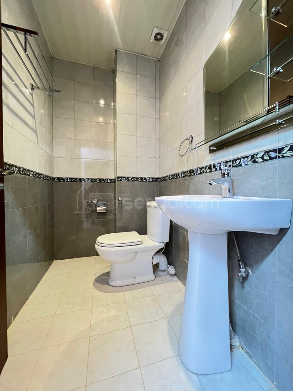 2 Սենյականոց Բնակարան, 100քմ, 8/13 հարկ, Կապիտալ Վերանորոգված, Կահավորված