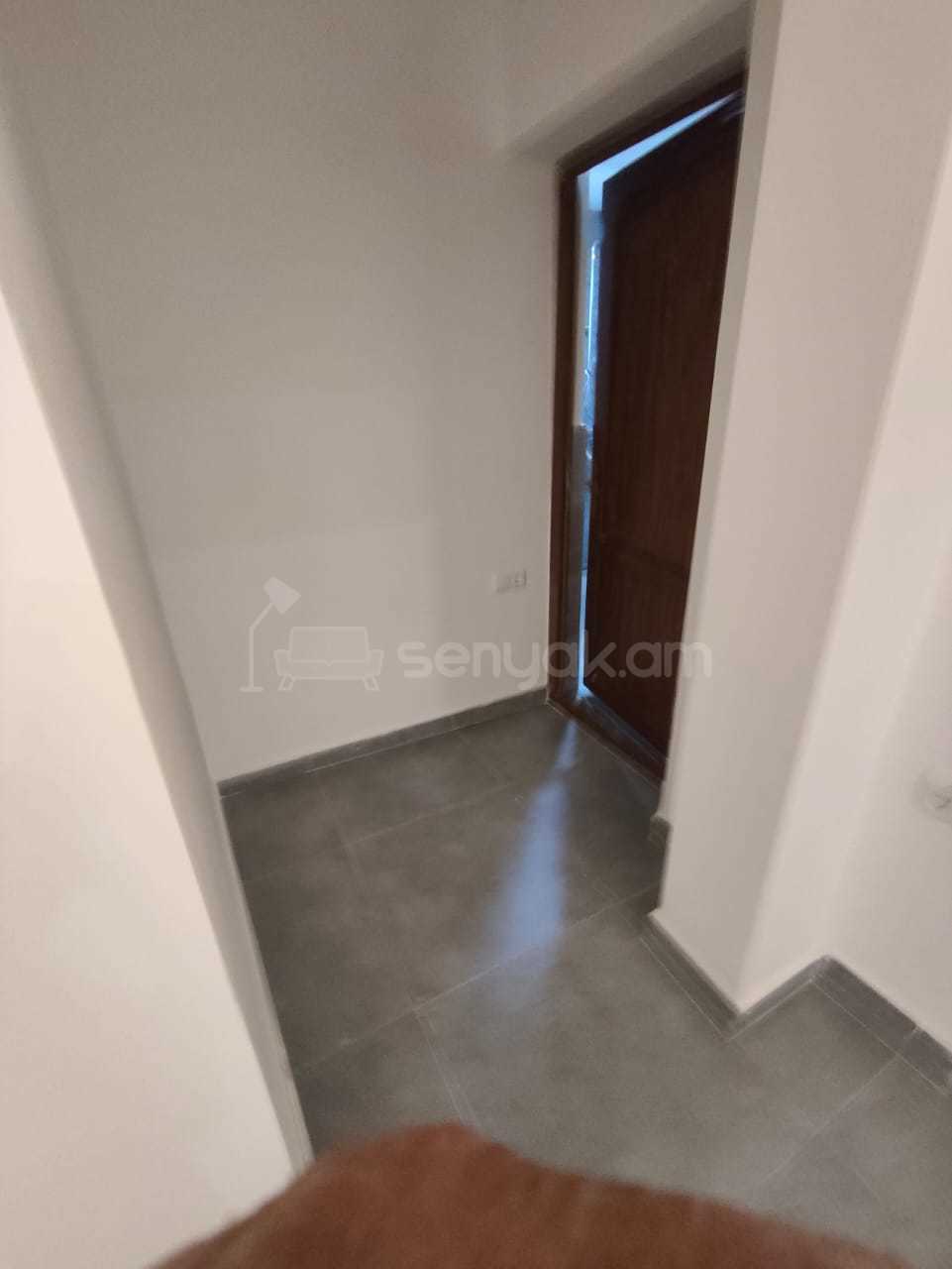 2 Սենյականոց Բնակարան, 54քմ, 3/9 հարկ, Կապիտալ Վերանորոգված, Մասամբ Կահավորված