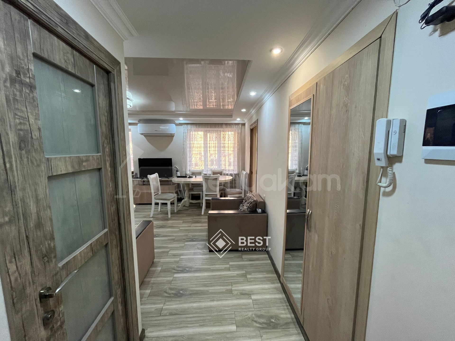 3 Սենյականոց Բնակարան Քարե Շենքում, 55քմ, 3/5 հարկ, Կապիտալ Վերանորոգված, Կահավորված, Արևկող