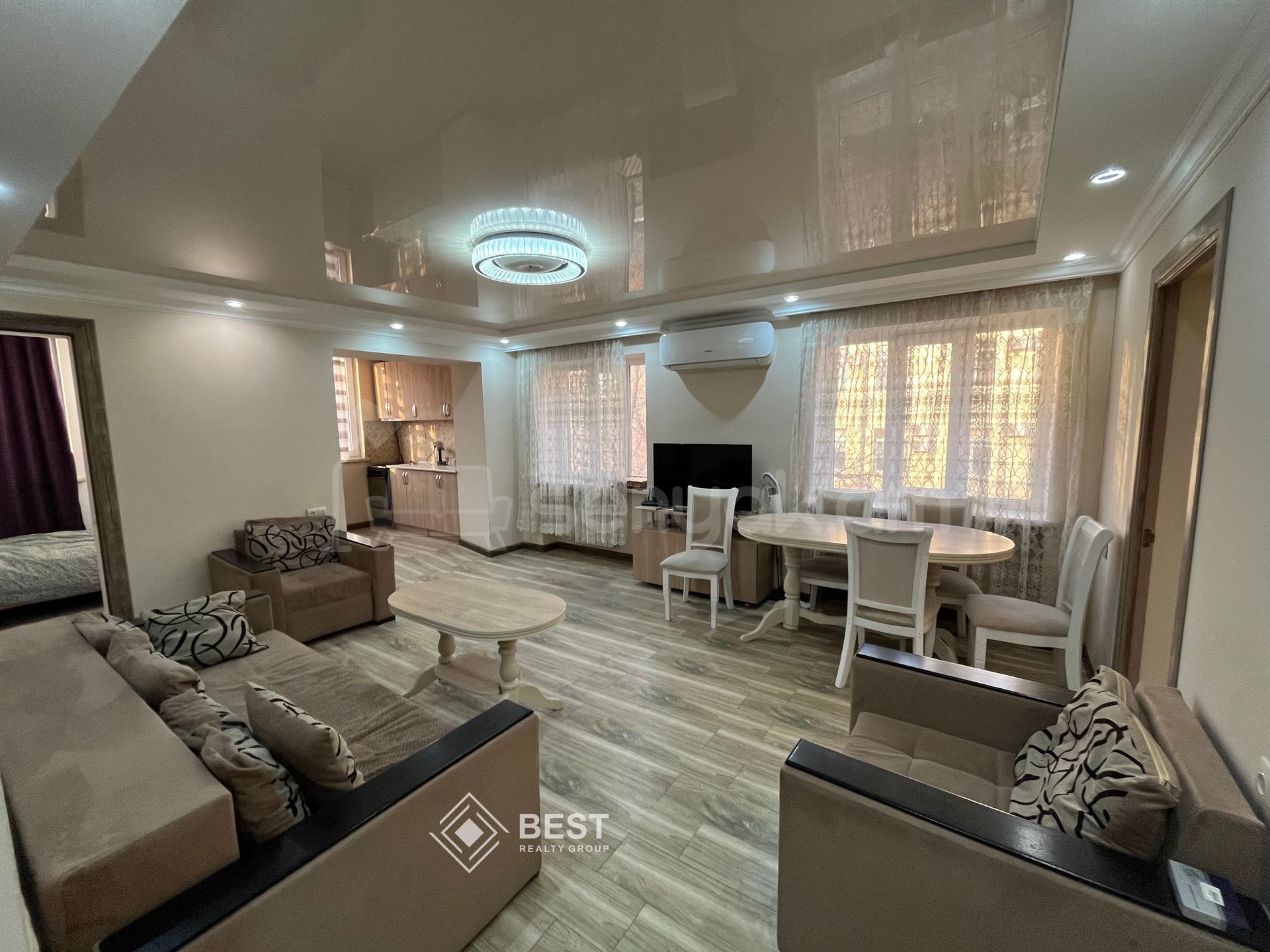 3 Սենյականոց Բնակարան Քարե Շենքում, 55քմ, 3/5 հարկ, Կապիտալ Վերանորոգված, Կահավորված, Արևկող