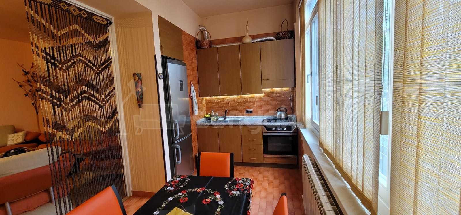 2 Սենյականոց Բնակարան Քարե Շենքում, 85քմ, 2/5 հարկ, Դիզայներական Վերանորոգված, Կահավորված, Արևկող