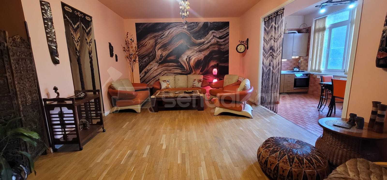 2 Սենյականոց Բնակարան Քարե Շենքում, 85քմ, 2/5 հարկ, Դիզայներական Վերանորոգված, Կահավորված, Արևկող