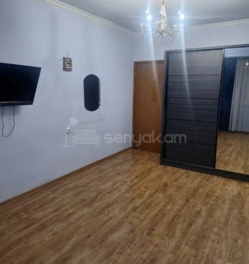 3 Սենյականոց Բնակարան Քարե Շենքում, 80քմ, 4/5 հարկ, Կոսմետիկ Վերանորոգված, Կահավորված, Արևկող