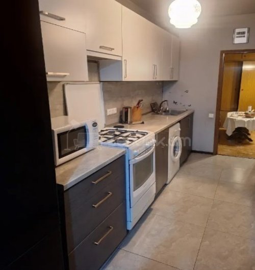 3 Սենյականոց Բնակարան Քարե Շենքում, 80քմ, 4/5 հարկ, Կոսմետիկ Վերանորոգված, Կահավորված, Արևկող