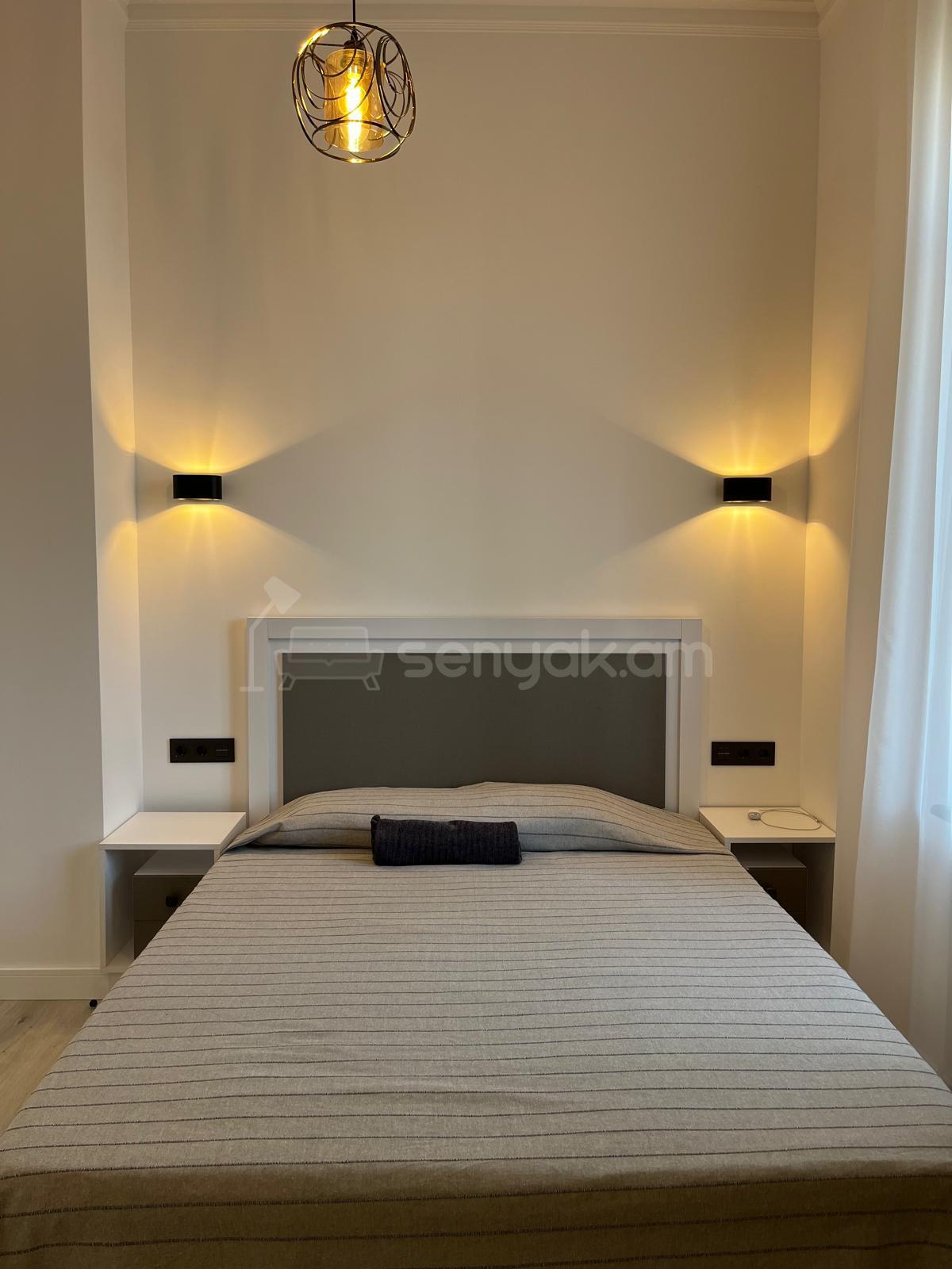 3 Սենյականոց Բնակարան Քարե Շենքում, 86քմ, 4/6 հարկ, Դիզայներական Վերանորոգված, Կահավորված