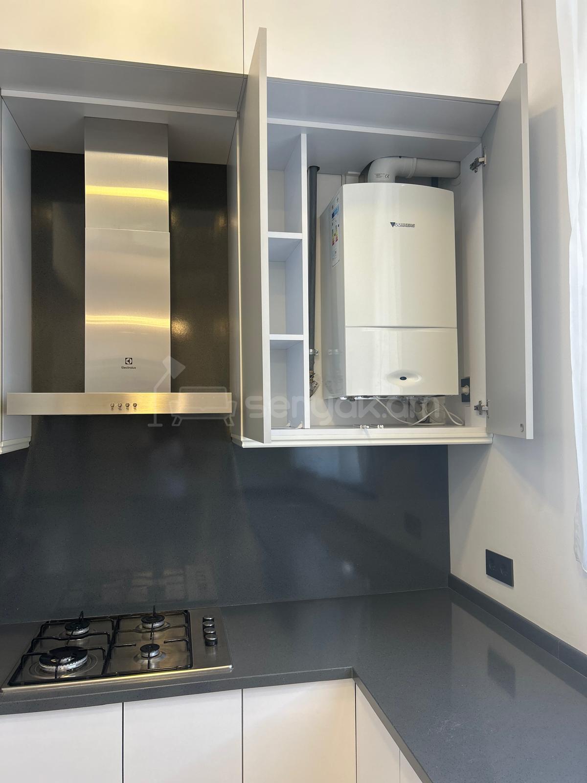 3 Սենյականոց Բնակարան Քարե Շենքում, 86քմ, 4/6 հարկ, Դիզայներական Վերանորոգված, Կահավորված