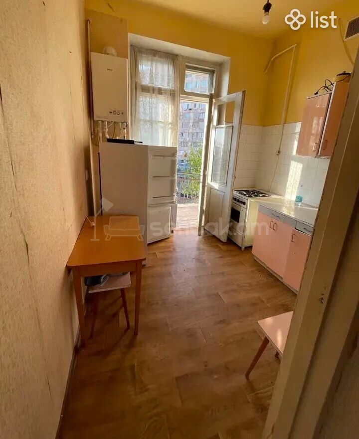 2 Սենյականոց Բնակարան Քարե Շենքում, 77քմ, 4/5 հարկ, Նորմալ Վիճակում