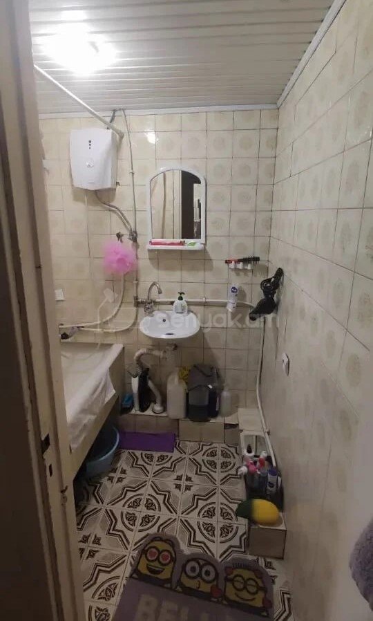 1 Սենյականոց Բնակարան Քարե Շենքում, 45քմ, 2/5 հարկ, Նորմալ Վիճակում