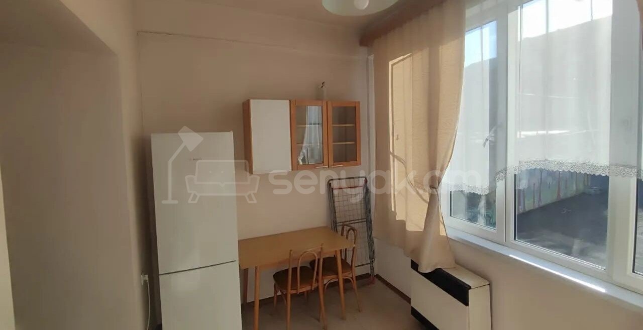 1 Սենյականոց Բնակարան Քարե Շենքում, 45քմ, 2/5 հարկ, Նորմալ Վիճակում