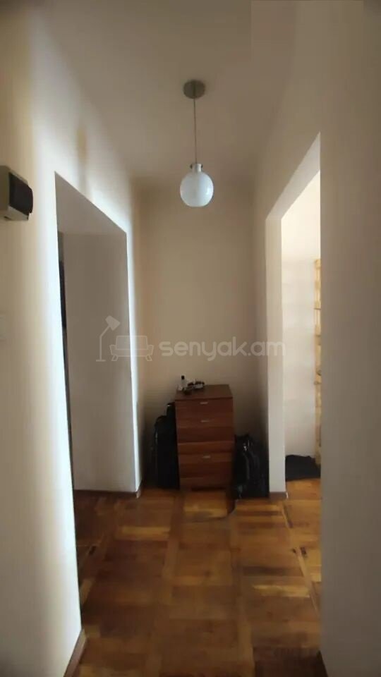 2 Սենյականոց Բնակարան Քարե Շենքում, 45քմ, 2/5 հարկ, Նորմալ Վիճակում