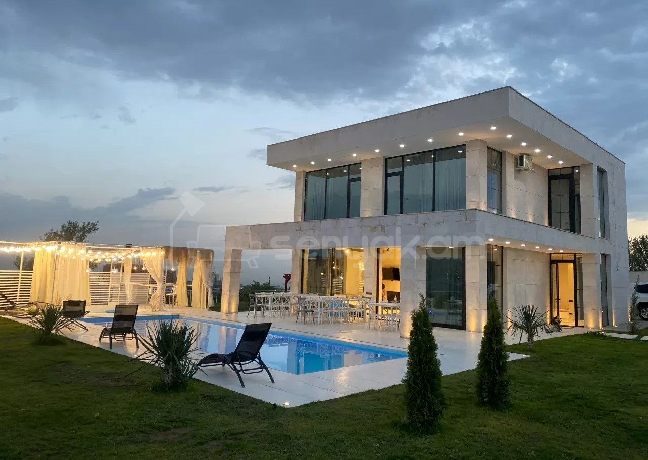 5 Սենյականոց Շքեղ Առանձնատուն, 450քմ, Կահավորված, Լողավազանով