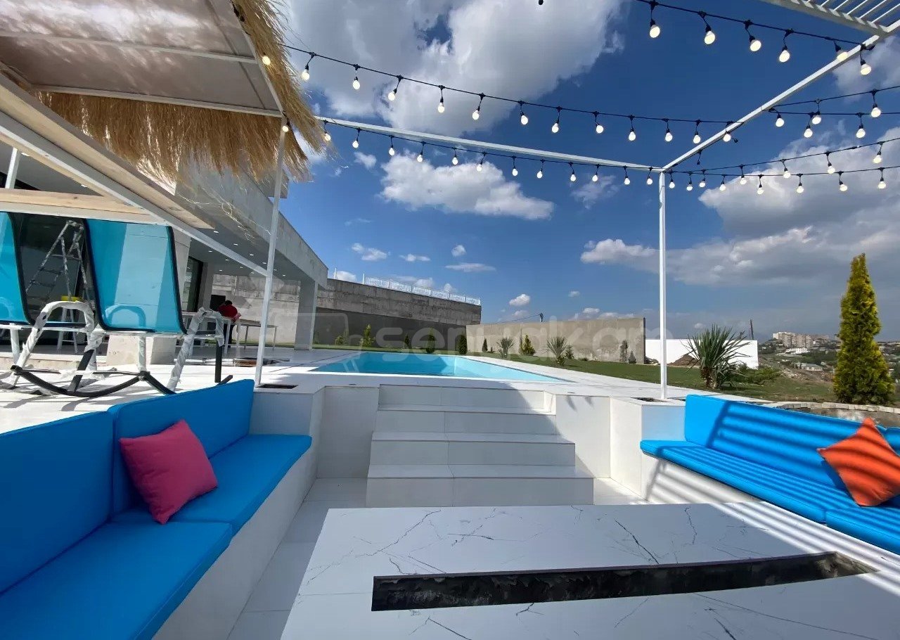 5 Սենյականոց Շքեղ Առանձնատուն, 450քմ, Կահավորված, Լողավազանով