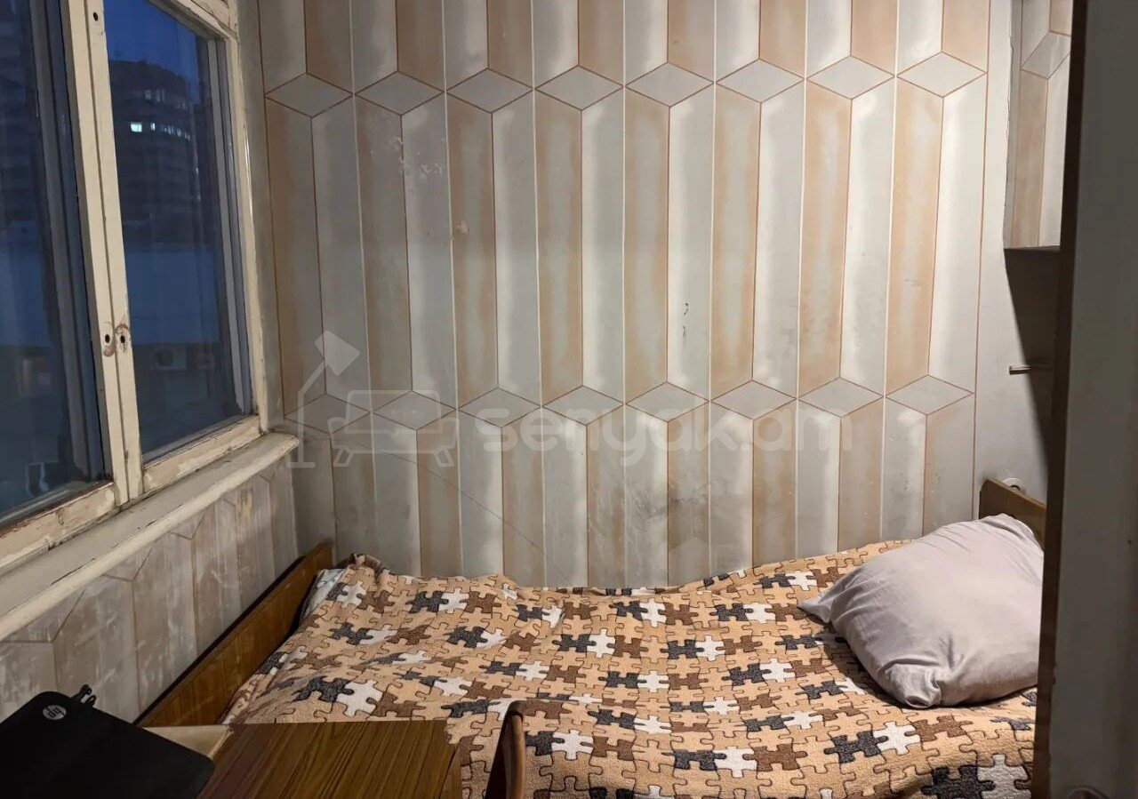 3 Սենյականոց Բնակարան Քարե Շենքում, 70քմ, 5/5 հարկ, Նորմալ Վիճակում