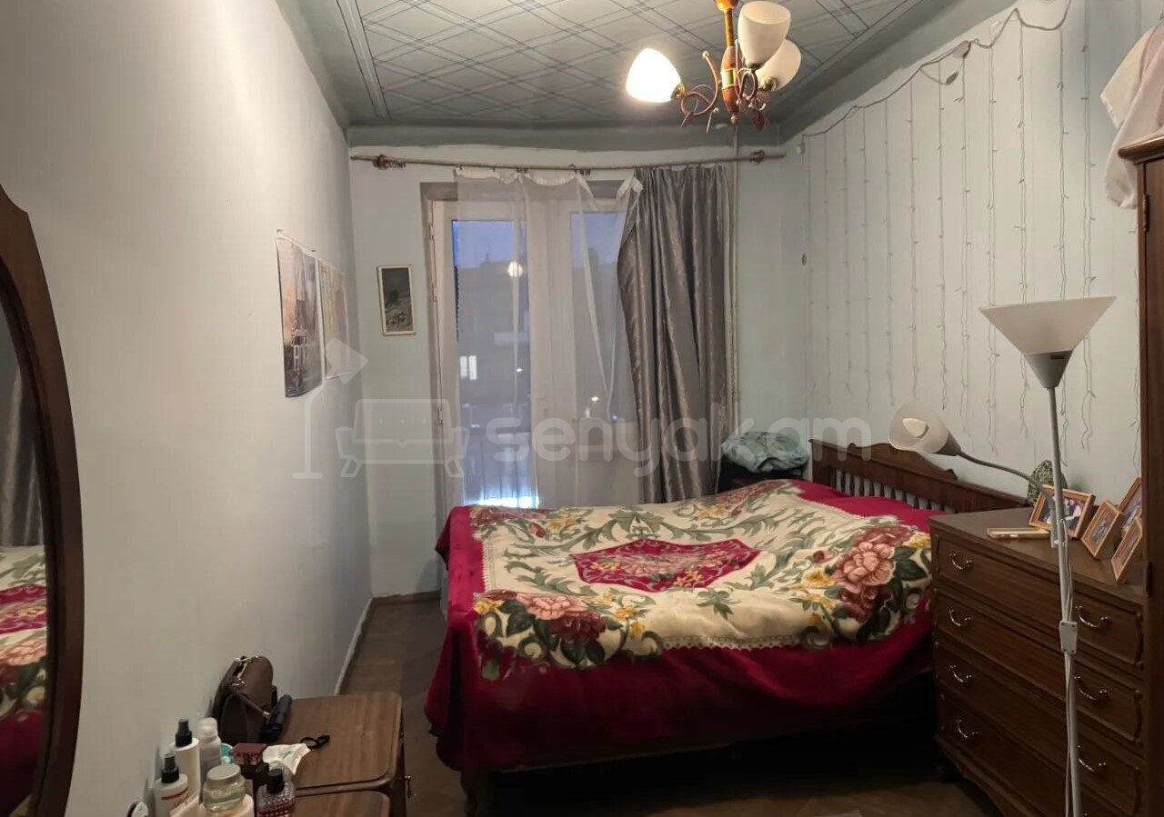 3 Սենյականոց Բնակարան Քարե Շենքում, 70քմ, 5/5 հարկ, Նորմալ Վիճակում