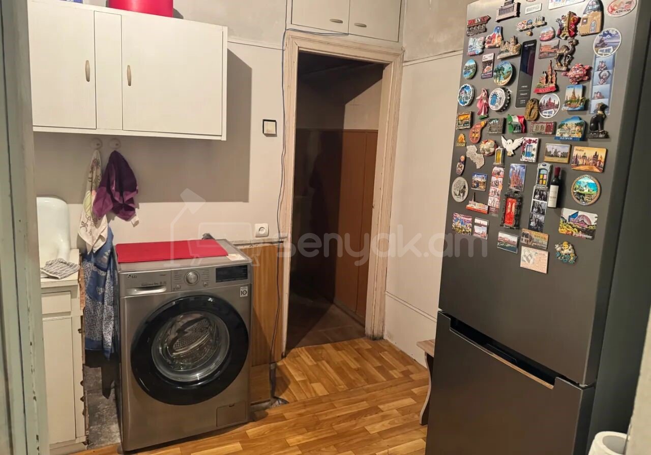 3 Սենյականոց Բնակարան Քարե Շենքում, 70քմ, 5/5 հարկ, Նորմալ Վիճակում