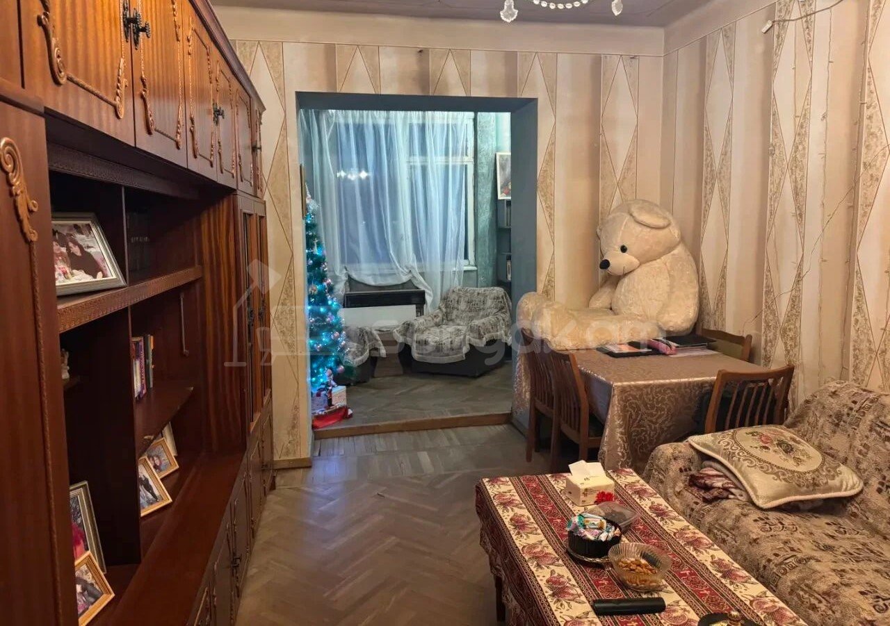 3 Սենյականոց Բնակարան Քարե Շենքում, 70քմ, 5/5 հարկ, Նորմալ Վիճակում