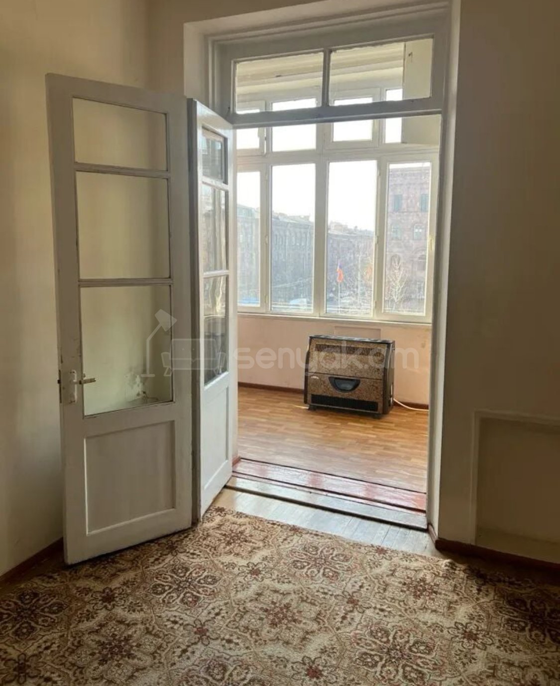 2 Սենյականոց Բնակարան Քարե Շենքում, 42քմ, 3/5 հարկ, Կոսմետիկ Վերանորոգված