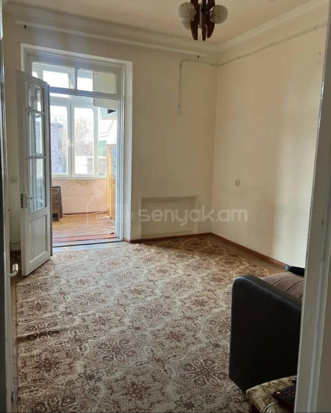 2 Սենյականոց Բնակարան Քարե Շենքում, 42քմ, 3/5 հարկ, Կոսմետիկ Վերանորոգված