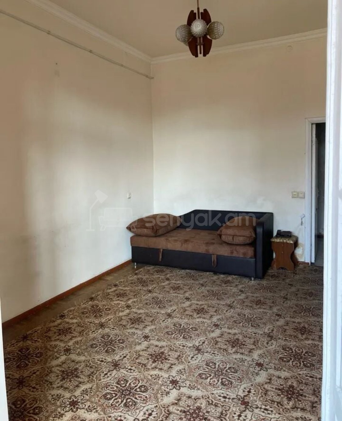 2 Սենյականոց Բնակարան Քարե Շենքում, 42քմ, 3/5 հարկ, Կոսմետիկ Վերանորոգված