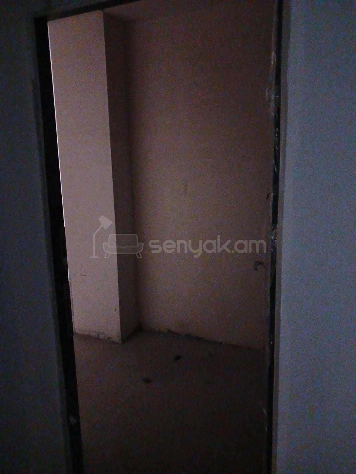 1 Սենյականոց Բնակարան, 36քմ, 3/13 հարկ, Զրոյական Վիճակում