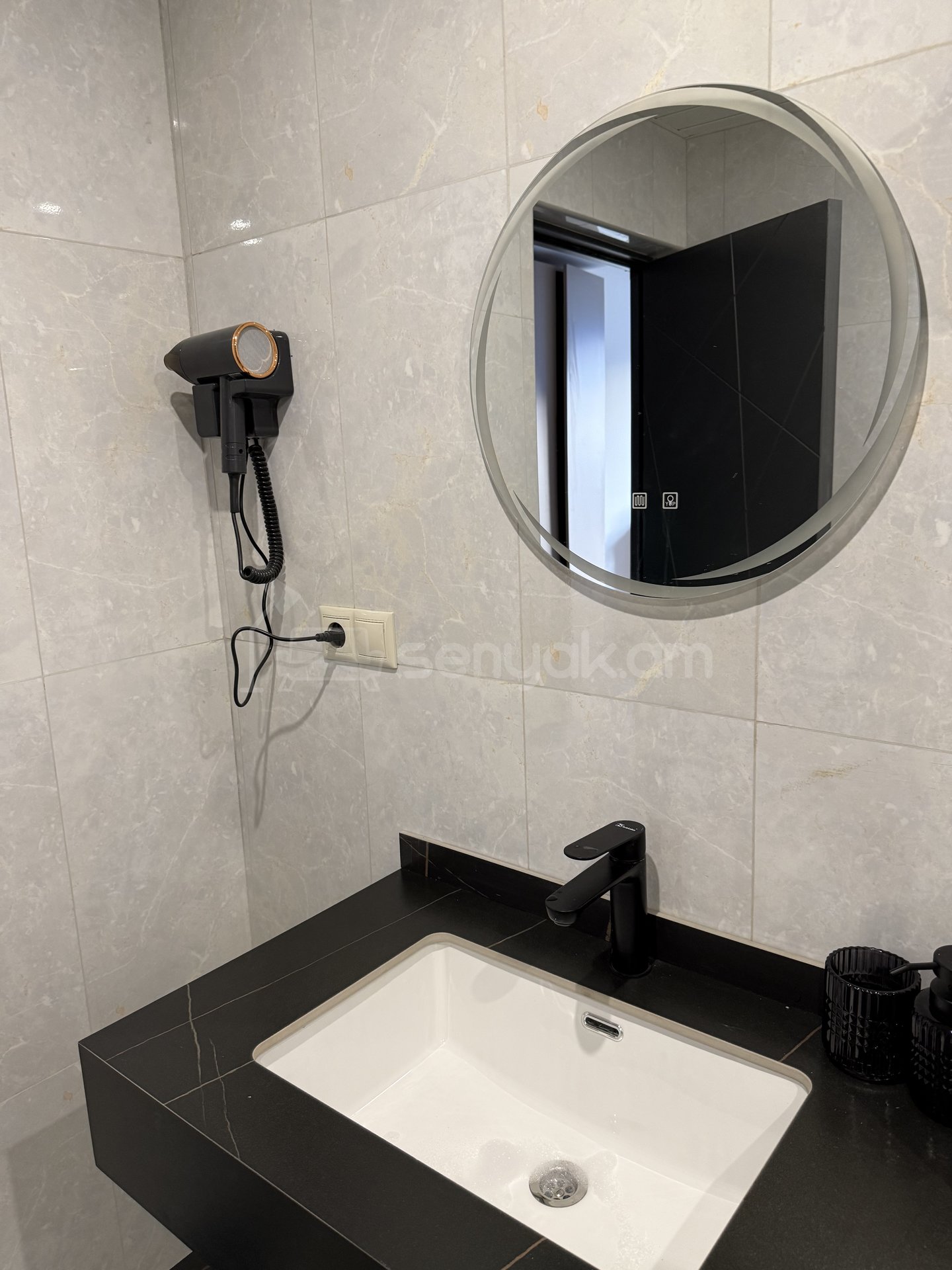 1 Սենյականոց Բնակարան Նորակառույցում, 34քմ, 2/8 հարկ, Դիզայներական Վերանորոգված