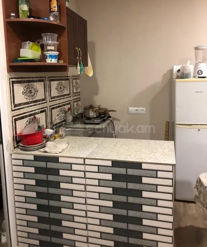 2 Սենյականոց Բնակարան Քարե Շենքում, 45քմ, 1/1 հարկ, Նորմալ Վիճակում, Կահավորված