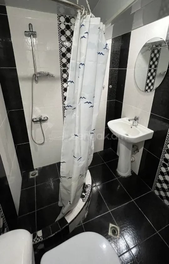 2 Սենյականոց Բնակարան Քարե Շենքում, 45քմ, 1/4 հարկ, Կապիտալ Վերանորոգված, Կահավորված