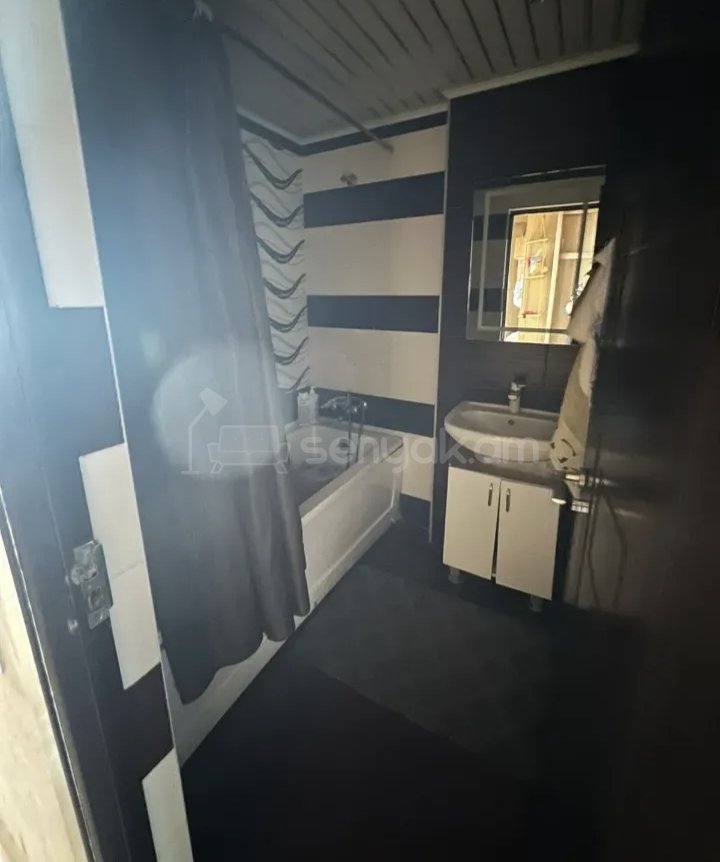 2 Սենյականոց Բնակարան, 68քմ, 6/9 հարկ, Նորմալ Վիճակում, Կահավորված, Արևկող