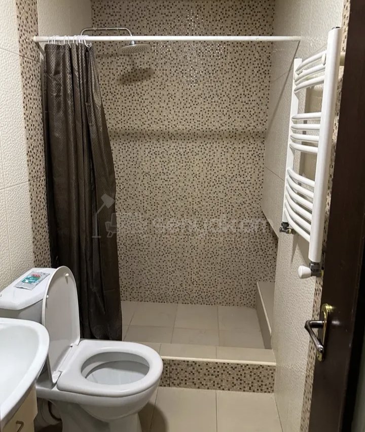 3 Սենյականոց Բնակարան Քարե Շենքում, 68քմ, 2/4 հարկ, Կապիտալ Վերանորոգված, Կահավորված