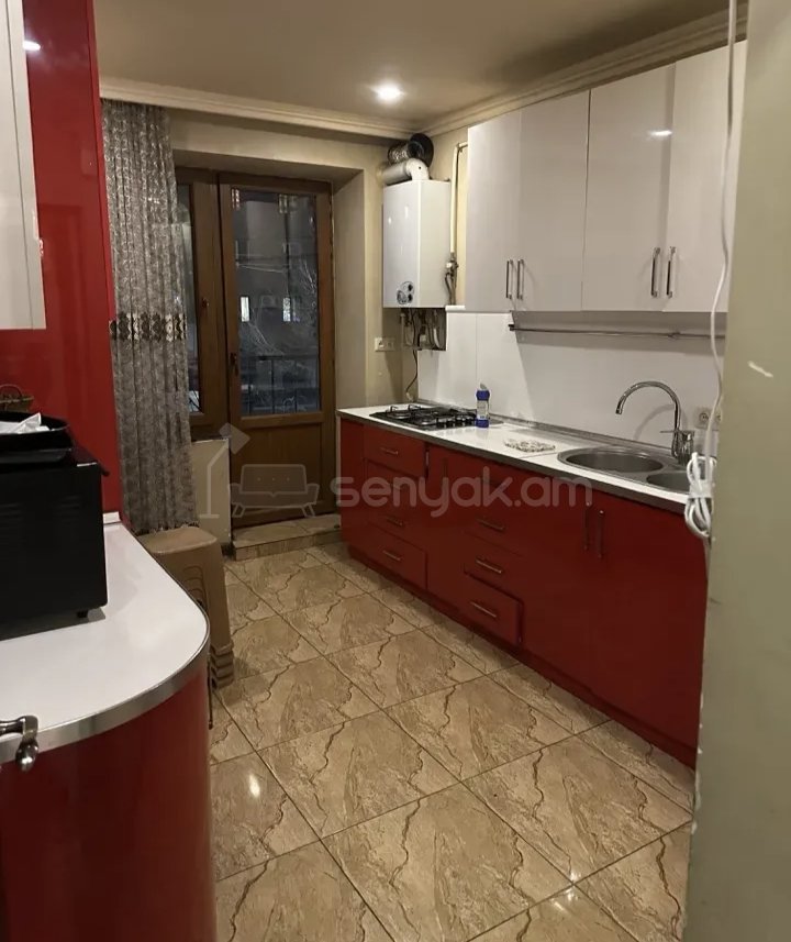 3 Սենյականոց Բնակարան Քարե Շենքում, 68քմ, 2/4 հարկ, Կապիտալ Վերանորոգված, Կահավորված