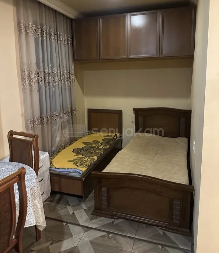 3 Սենյականոց Բնակարան Քարե Շենքում, 68քմ, 2/4 հարկ, Կապիտալ Վերանորոգված, Կահավորված