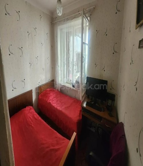 2 Սենյականոց Բնակարան Քարե Շենքում, 50քմ, 5/5 հարկ, Կոսմետիկ Վերանորոգված, Կահավորված, Արևկող