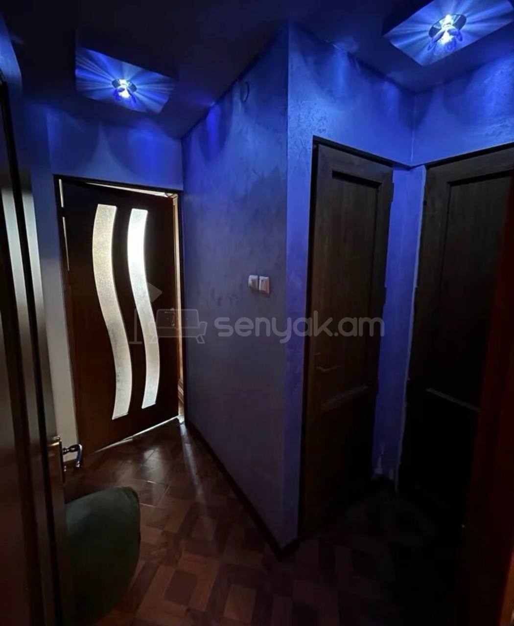 4 Սենյականոց Բնակարան Քարե Շենքում, 100քմ, 4/5 հարկ, Կապիտալ Վերանորոգված