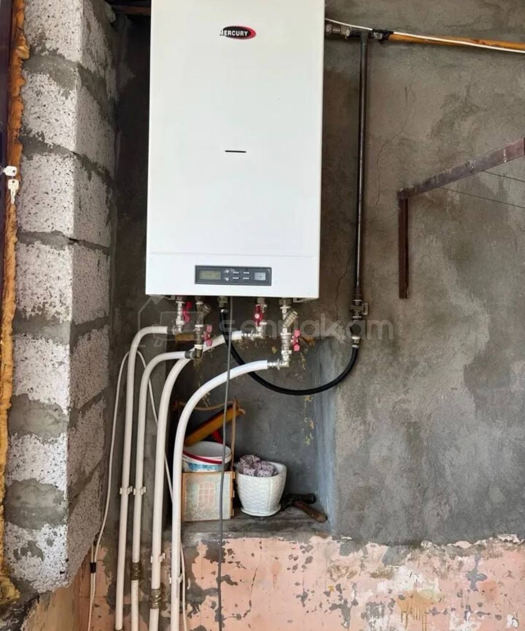 4 Սենյականոց Բնակարան Քարե Շենքում, 100քմ, 4/5 հարկ, Կապիտալ Վերանորոգված